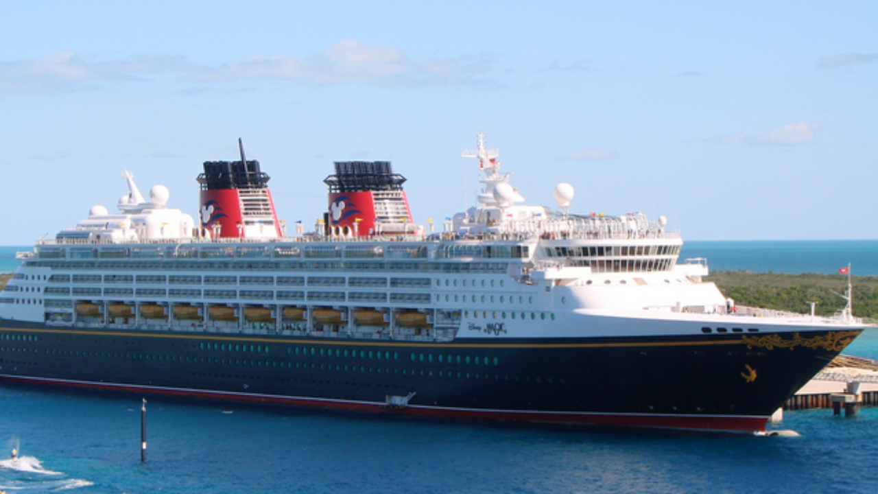 5 Reasons Why Walt Disney World Fans Will Love Disney Cruise Line Practical Tips For Traveling With Babies Toddlers Kids